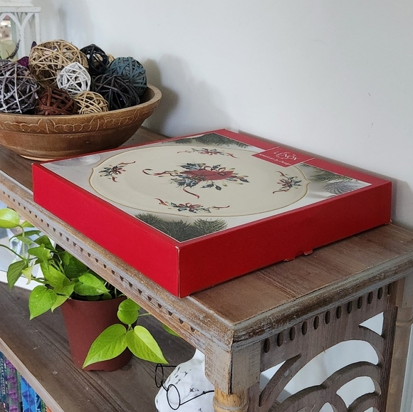 🕊️ Lenox Winter Greetings Cardinal Decorative Plate 13” – With Box - Picture 3 of 16